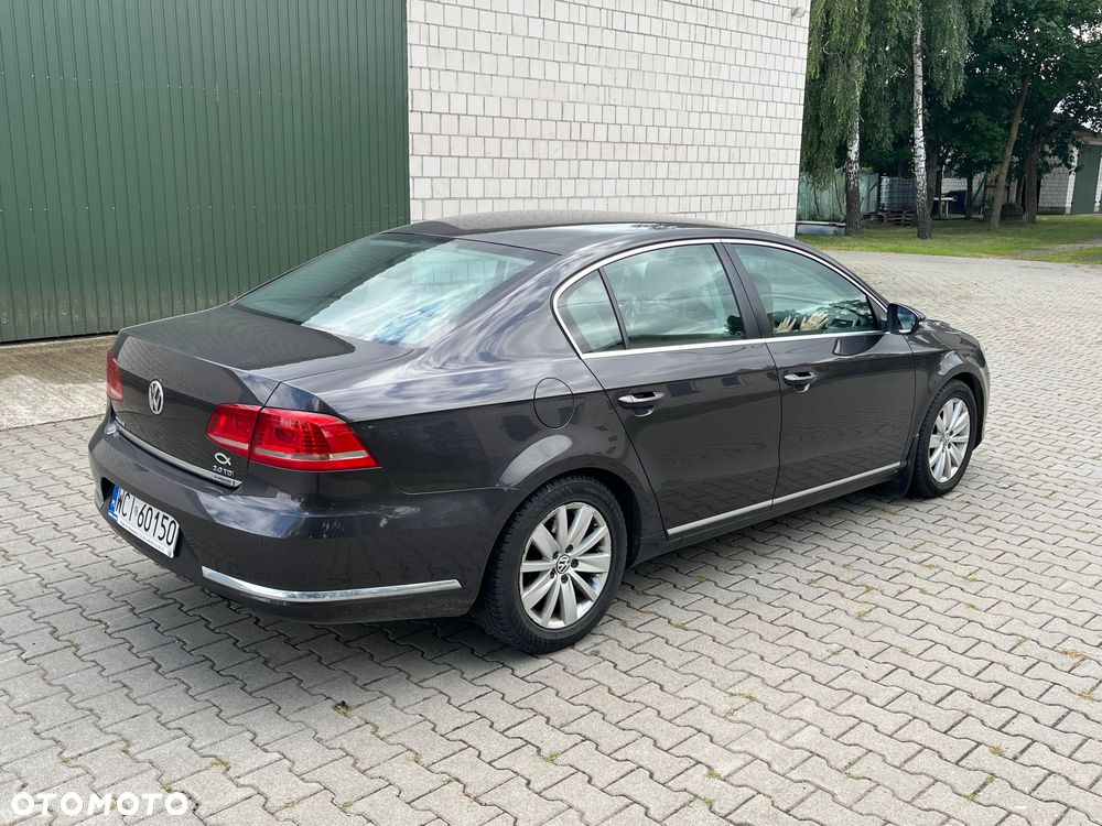 Volkswagen Passat - 5