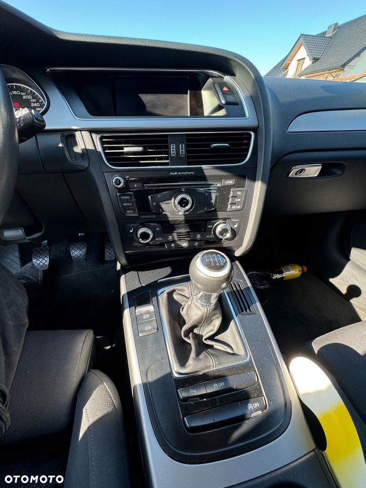 Audi A4 Avant 2.0 TDI quattro design - 15