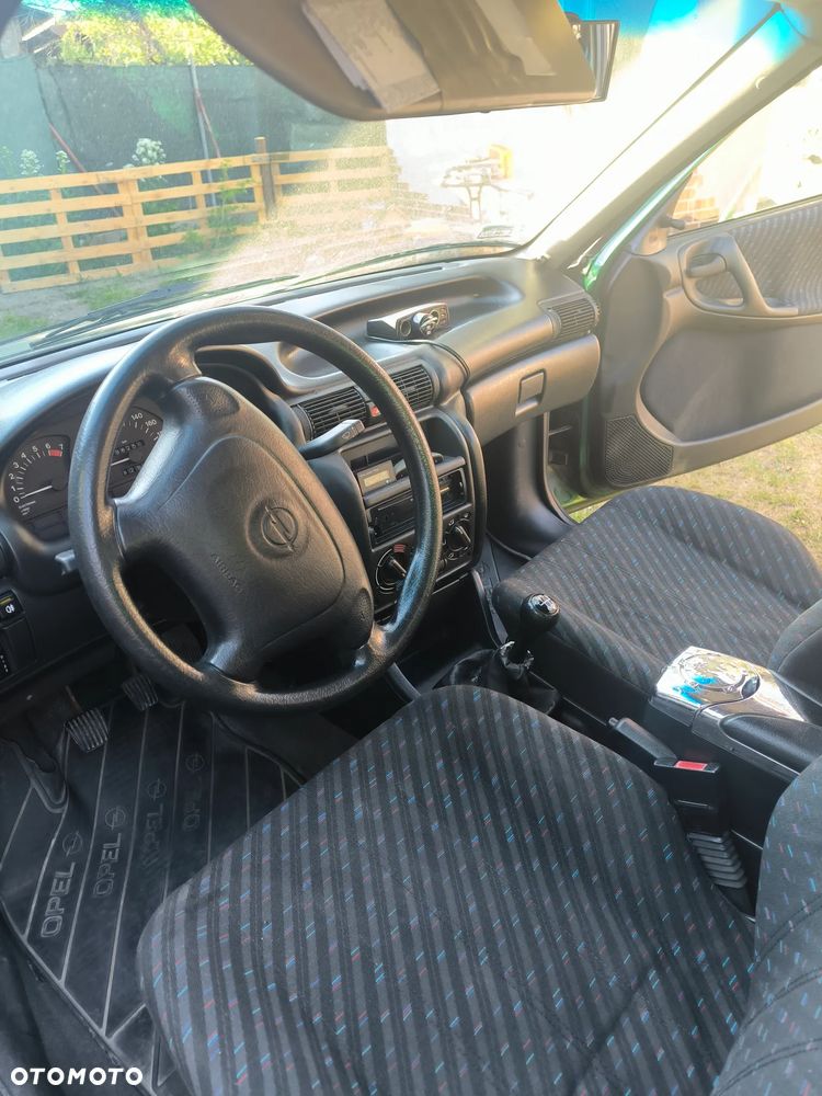 Opel Astra 1.4 16v GL - 18