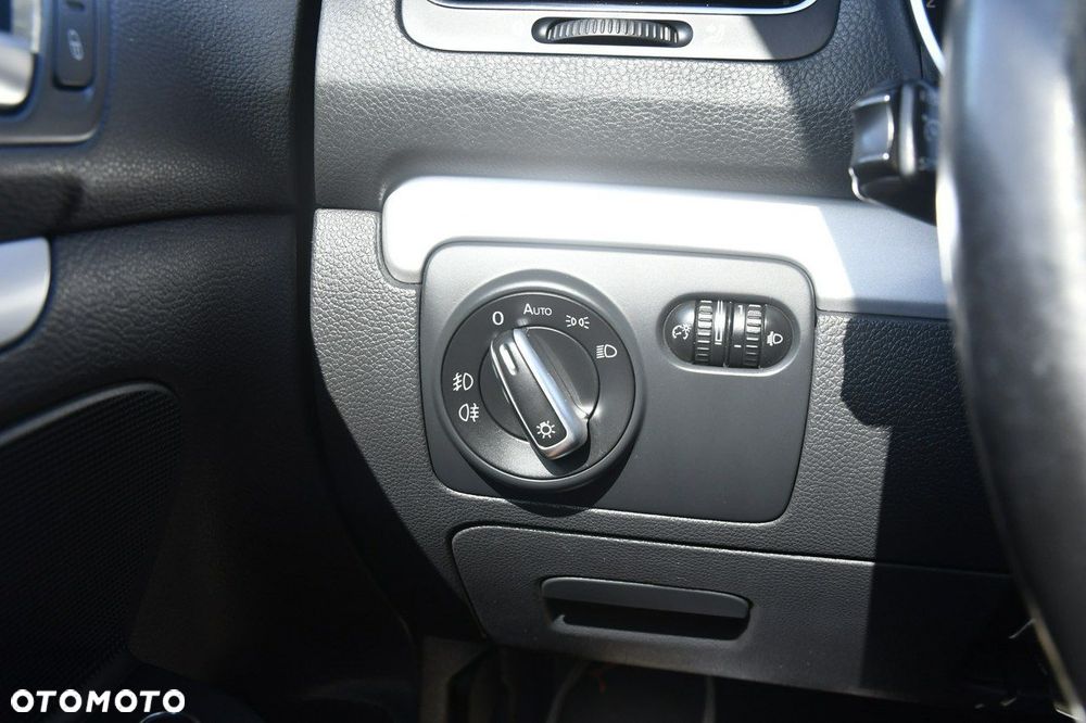 Volkswagen Golf - 27