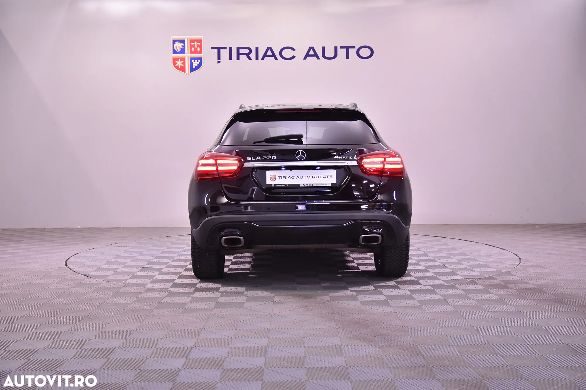 Mercedes-Benz GLA 220 4MATIC - 4