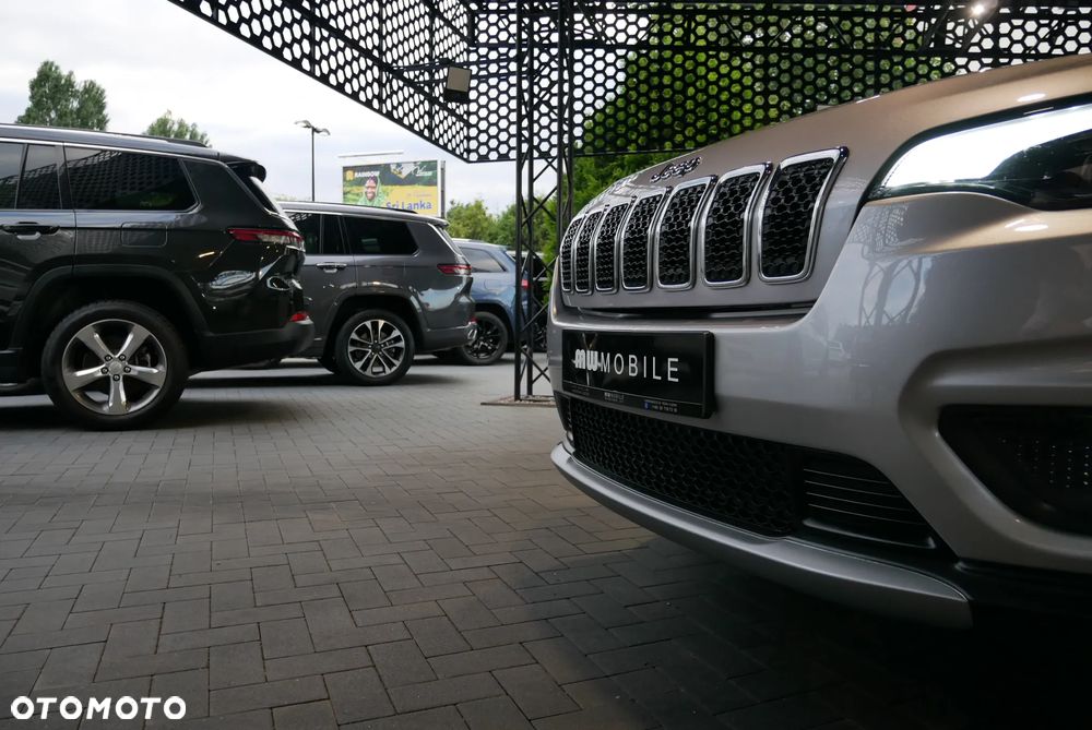 Jeep Cherokee - 29