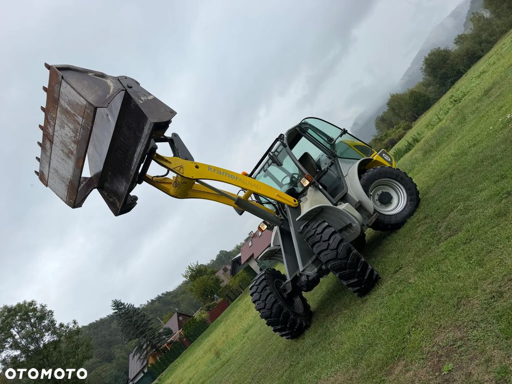 Kramer 4x4. 351 Ładowarka Kołowa 780 równe koła waga 7 ton. Łyżka Krokodyl! Serwisy Dekra aktualne. Sprowadzona z Norwegii. 4 koła skręt Zero luzów wycieków Oryginał dodatkowa Hydraulika . Silnik DEUTZ 85 km. Opony b. ładny stan. Hydrostatik napęd.  Udźwig 3 tony