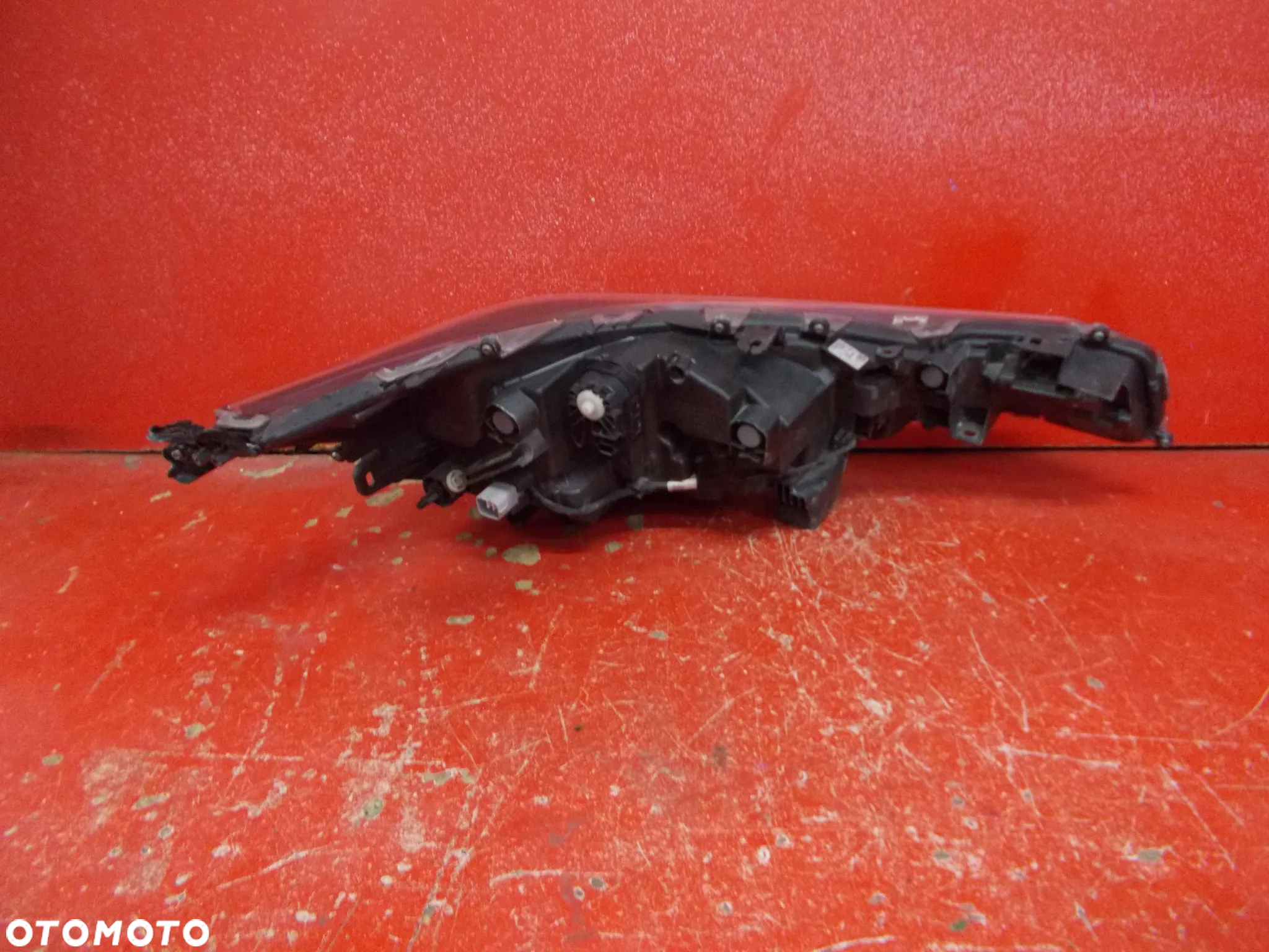 TOYOTA COROLLA E21 LAMPA FULL LED LEWA KOMBI HB - 81150-02560 - 2