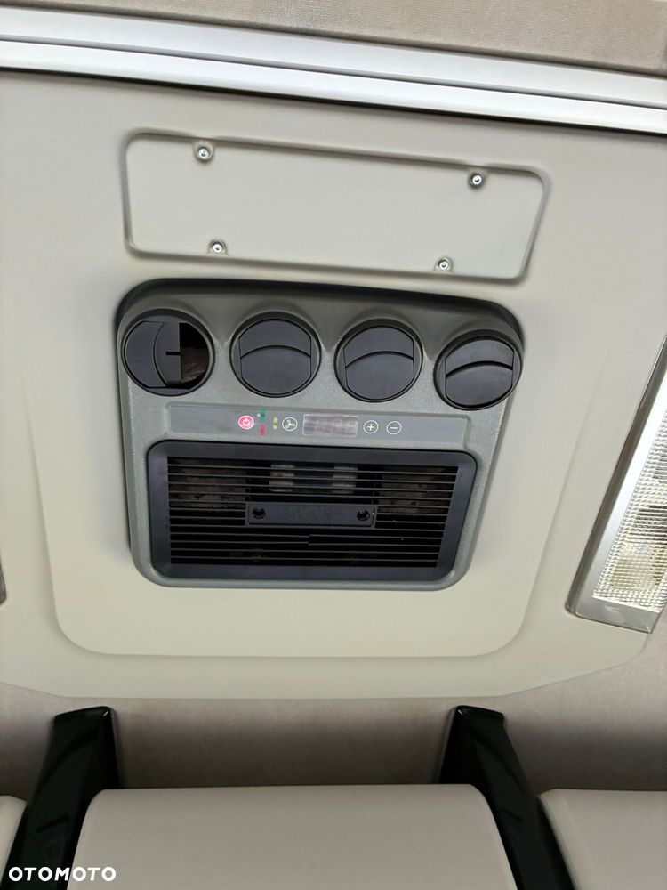 Renault T460 Sleeper Cab - 11