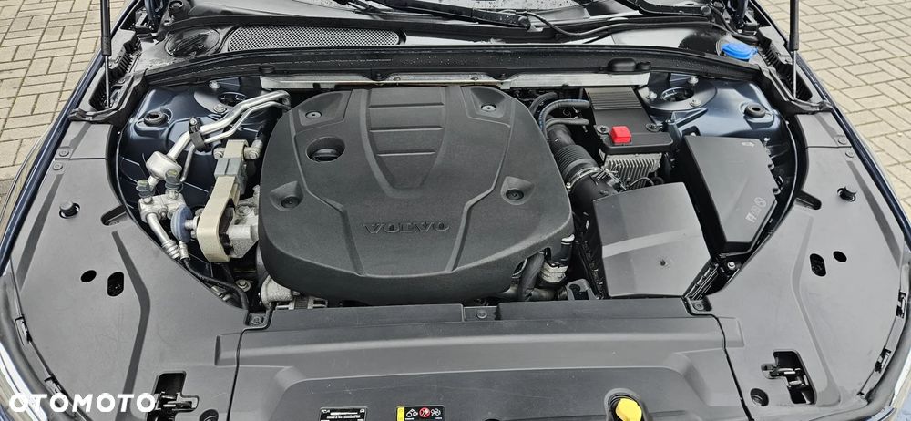 Volvo V90 D4 SCR AWD Kinetic - 24