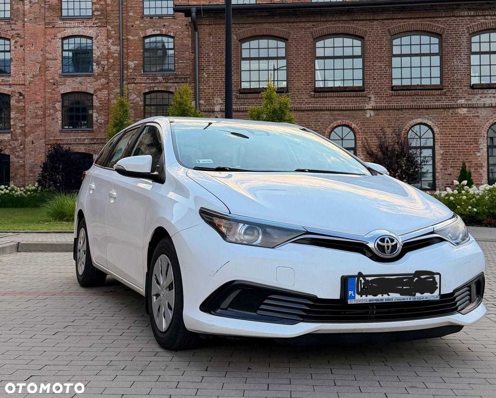 Toyota Auris - 1