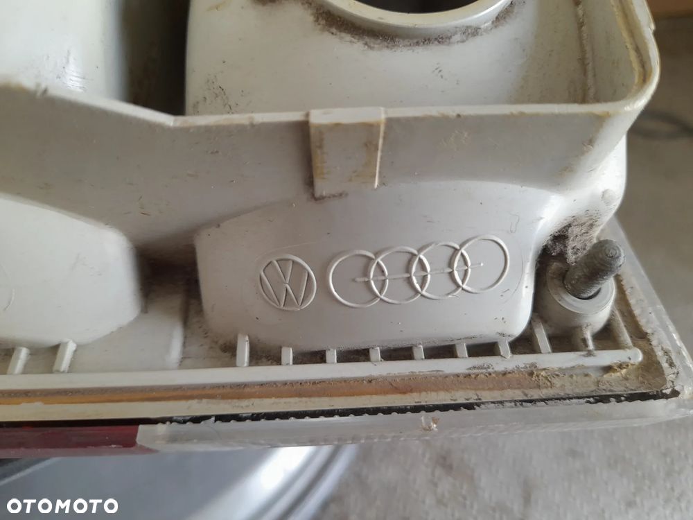 Lampa prawy tył Volkswagen Passat B1 Hella 321945096 - 6