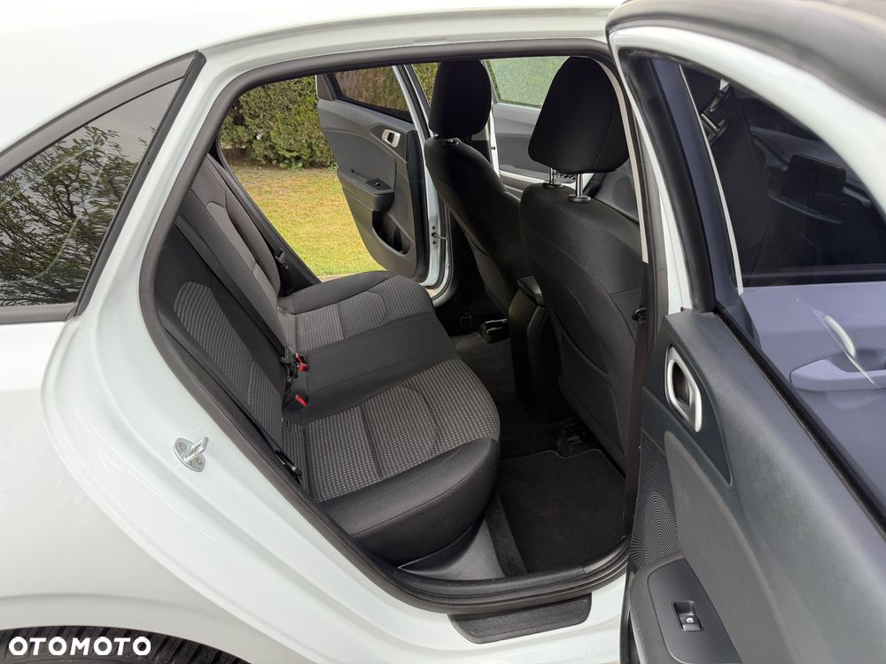 Kia Ceed 1.4 L Business Line Plus - 23