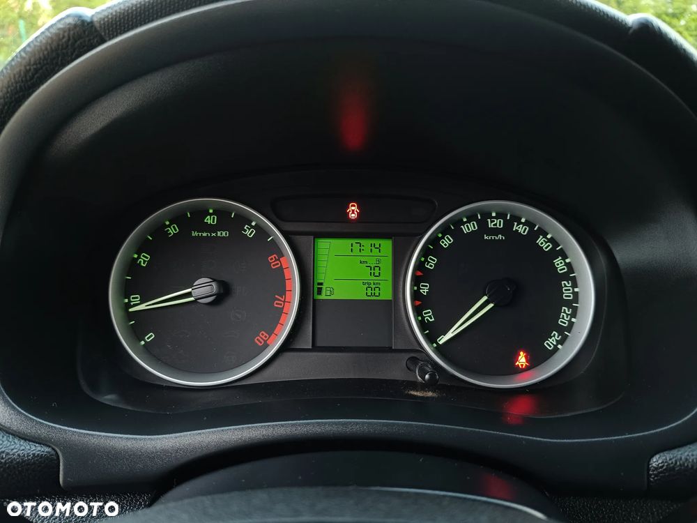 Skoda Fabia 1.4 16V Ambition Plus - 24