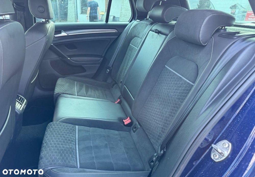 Volkswagen Golf - 23