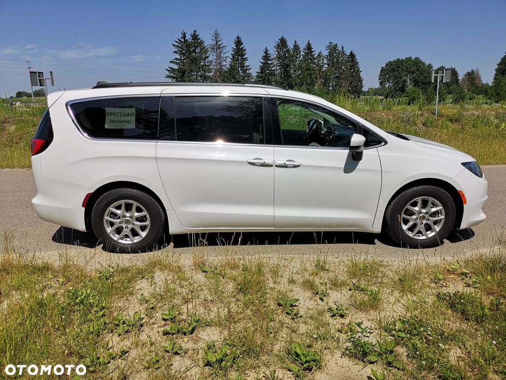 Chrysler Pacifica - 16