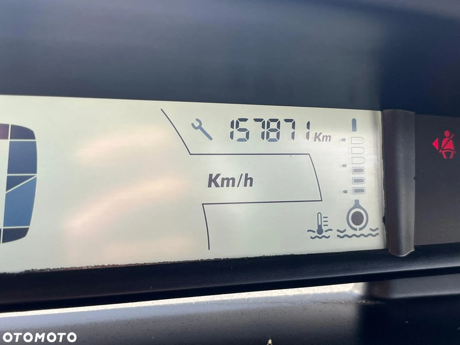 Citroën C4 1.6 16V Confort - 12