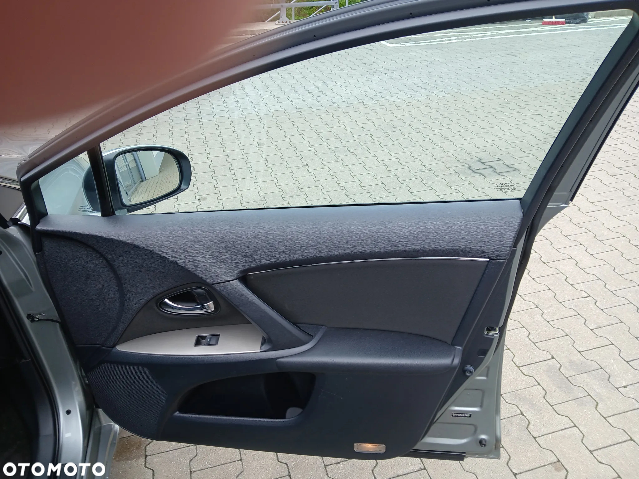 Toyota Avensis 1.8 Premium - 14