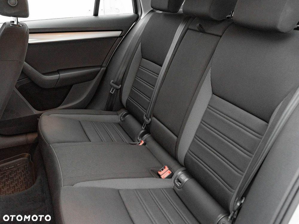 Skoda Octavia 2.0 TDI SCR Ambition DSG - 28