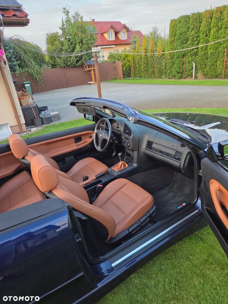 BMW Seria 3 320i - 8
