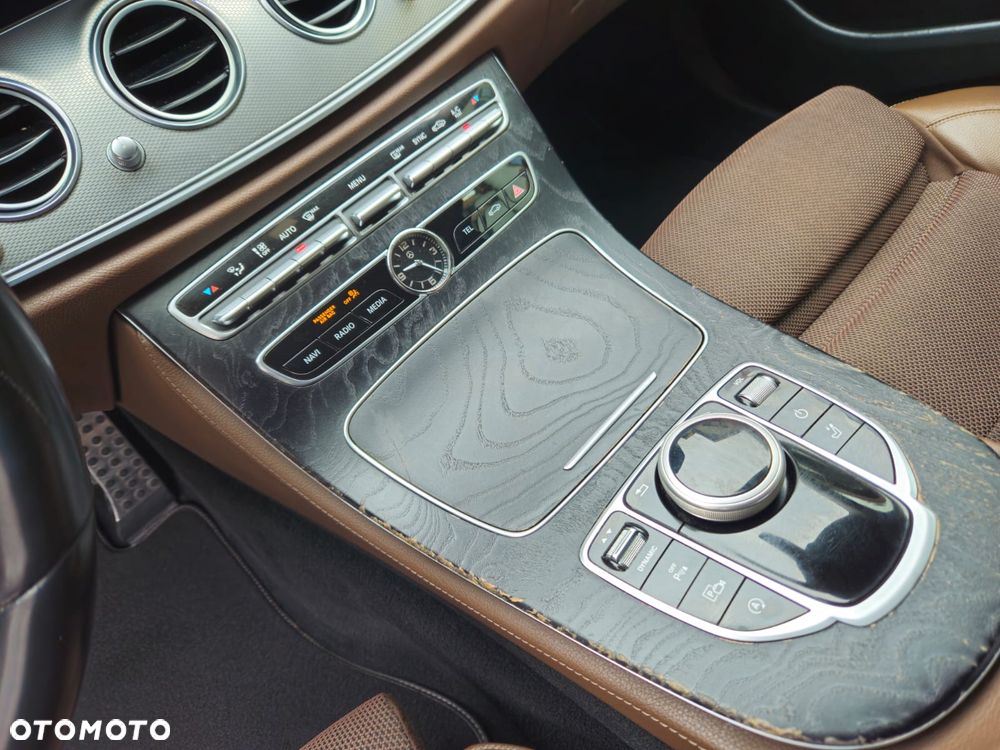 Mercedes-Benz Klasa E 220 d Avantgarde - 24