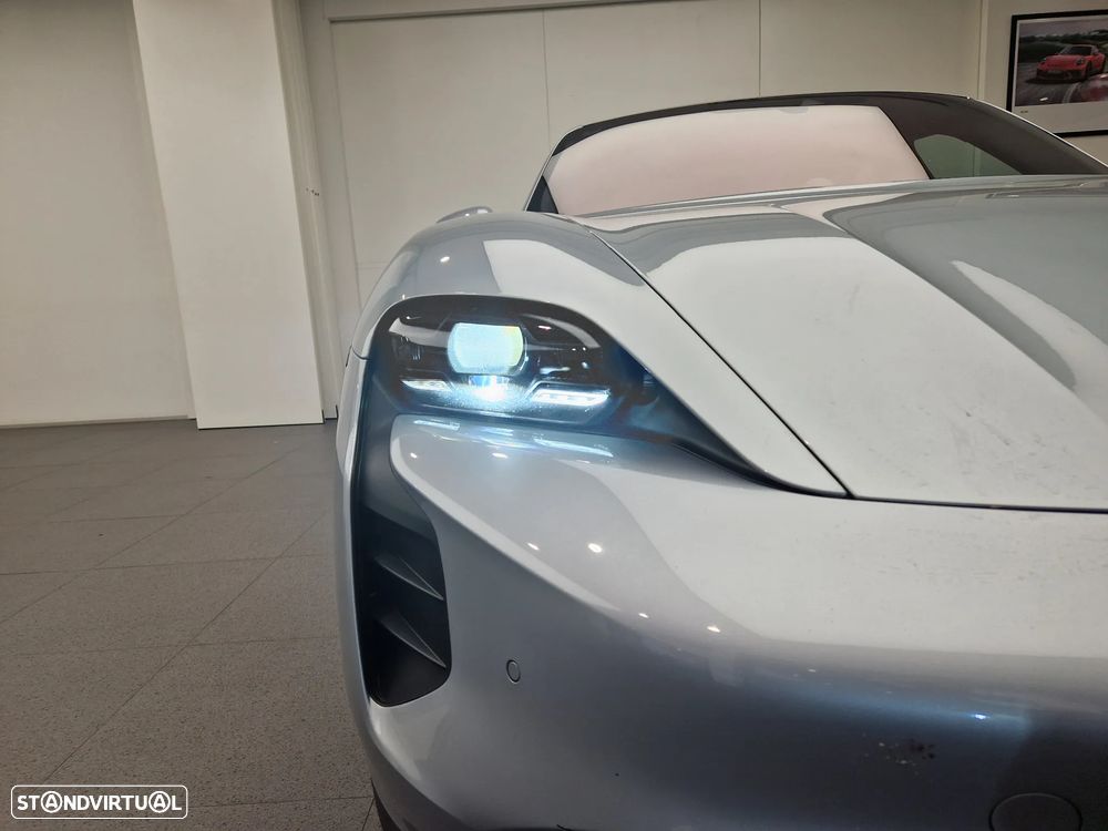 Porsche Taycan 4S - 10
