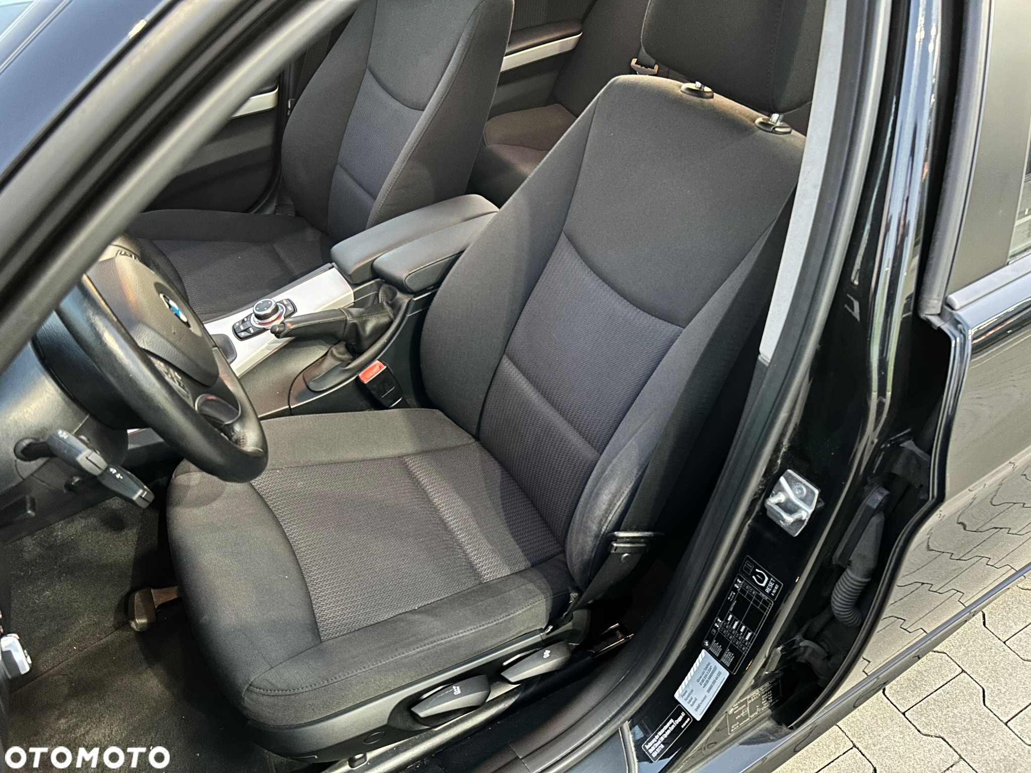 BMW Seria 3 320d DPF Touring - 14
