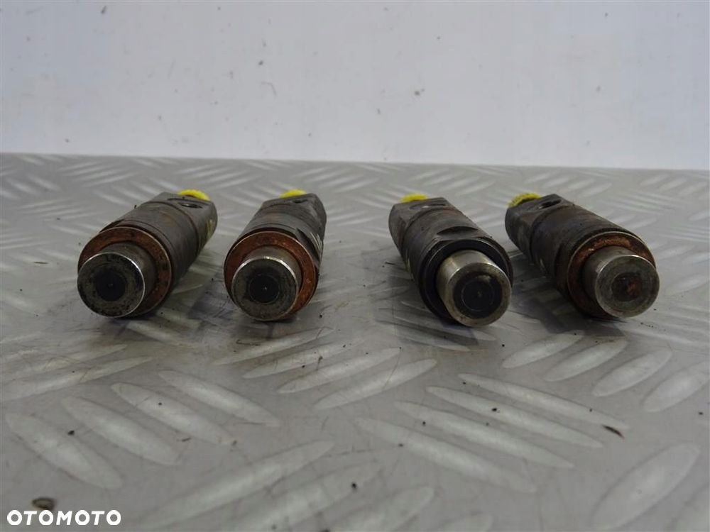 Komplet wtrysków wtryski Żuk LUBLIN 2.4 DIESEL - 2