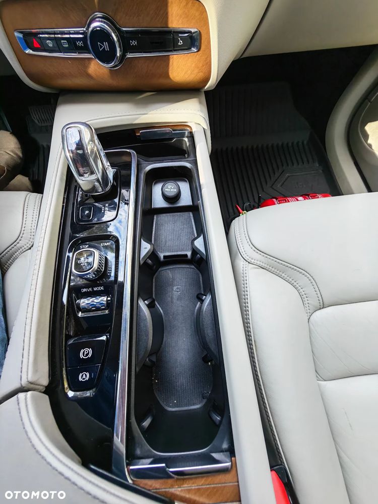 Volvo XC 90 T8 AWD Twin Engine Geartronic Inscription - 33