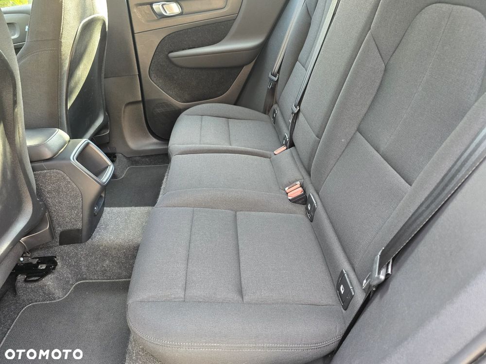 Volvo XC 40 T2 Momentum Pro - 11
