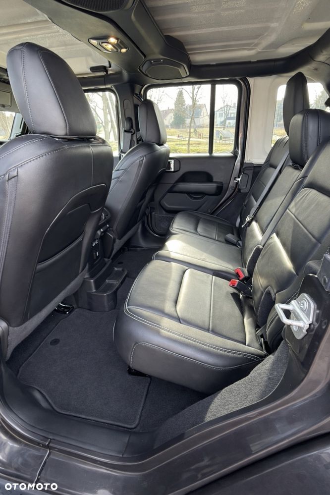 Jeep Wrangler 3.6 Unlim Sahara - 13