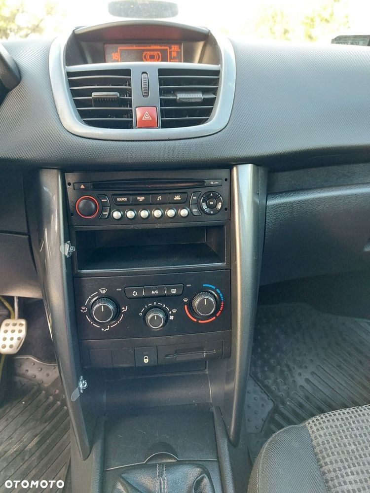 Peugeot 207 - 16