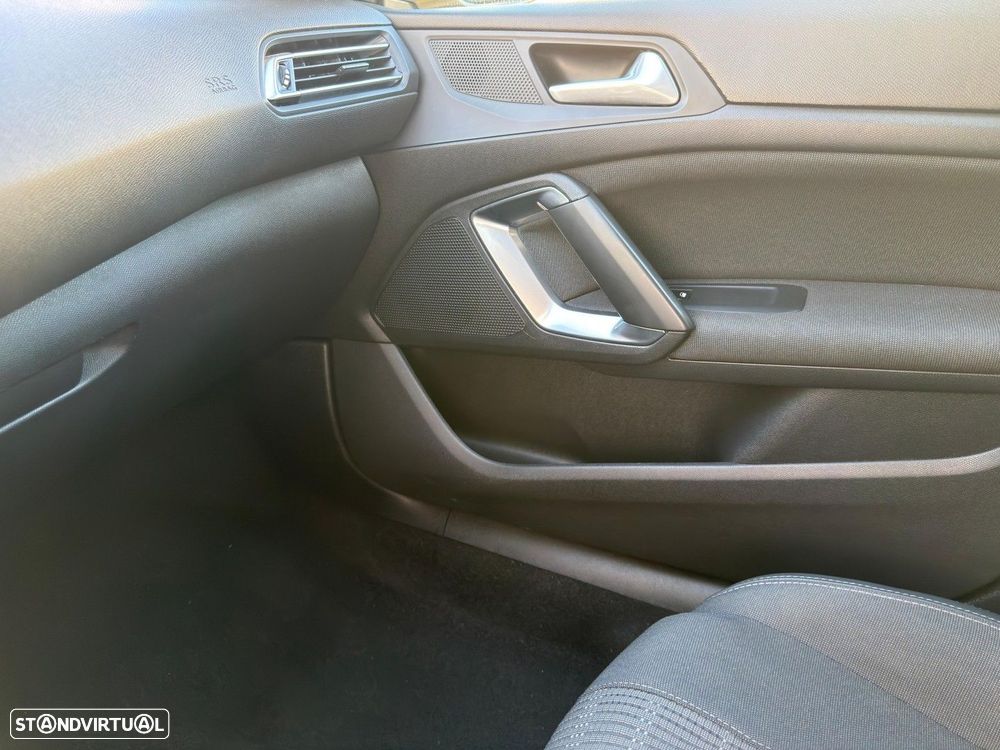Peugeot 308 1.2 PureTech Allure Pack EAT8 - 14