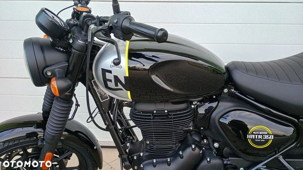 Royal Enfield HNTR - 18