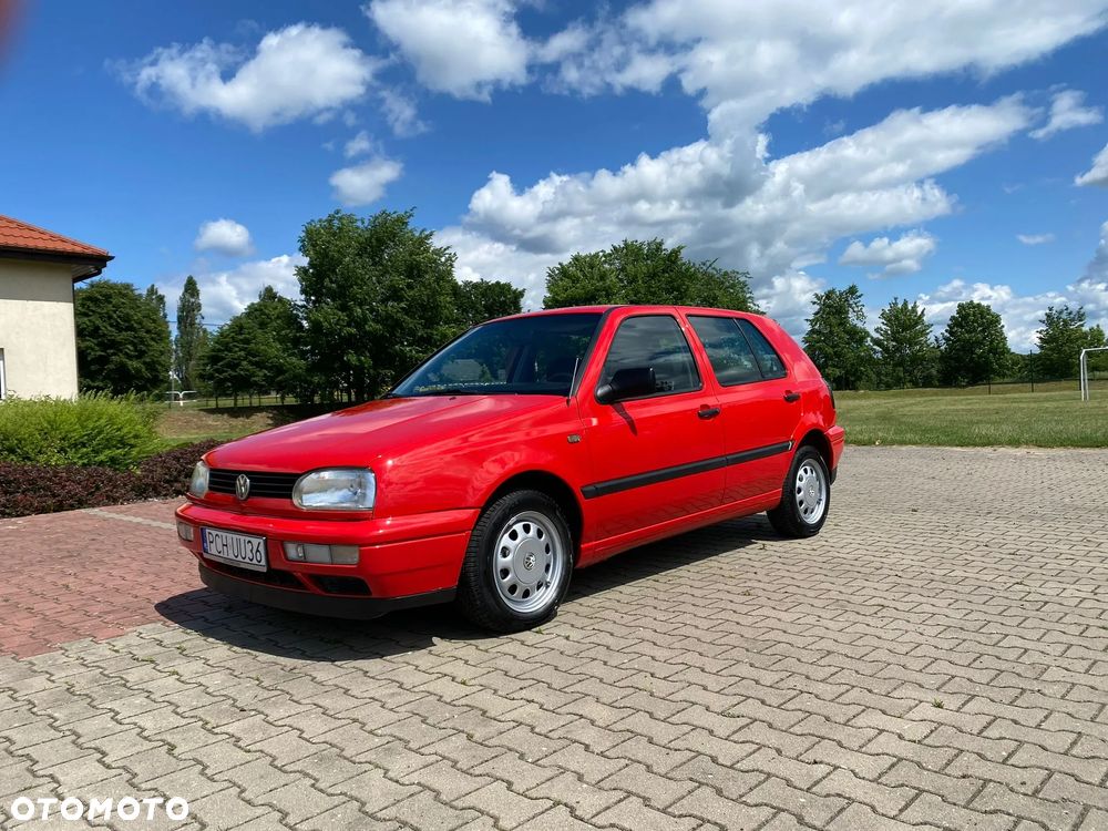 Volkswagen Golf - 1