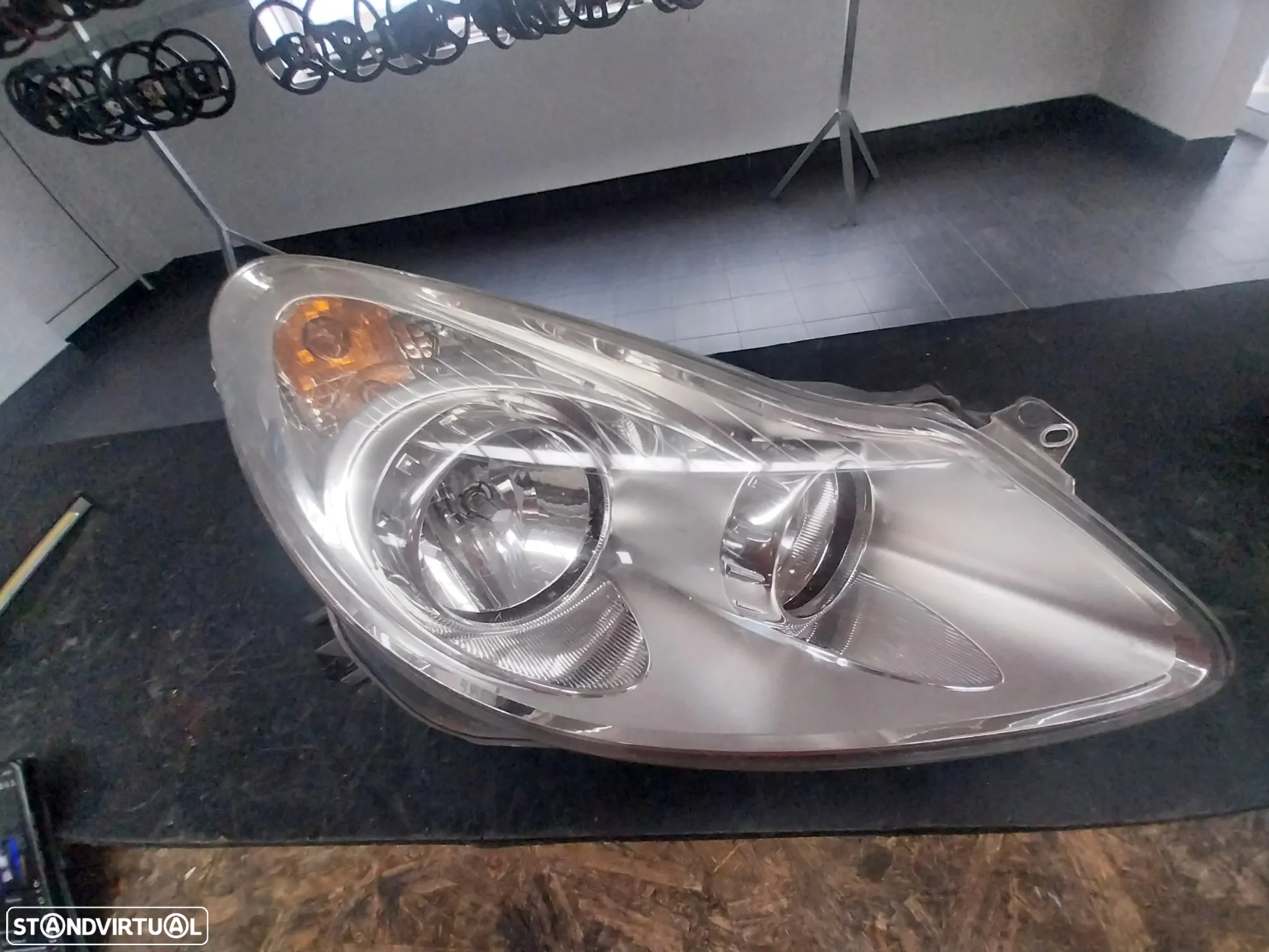 Farol frente direito Opel Corsa D Ref: GM13186382 - 3