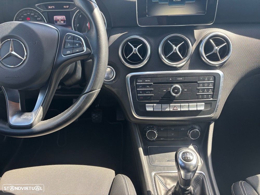 Mercedes-Benz A 160 d Urban - 11