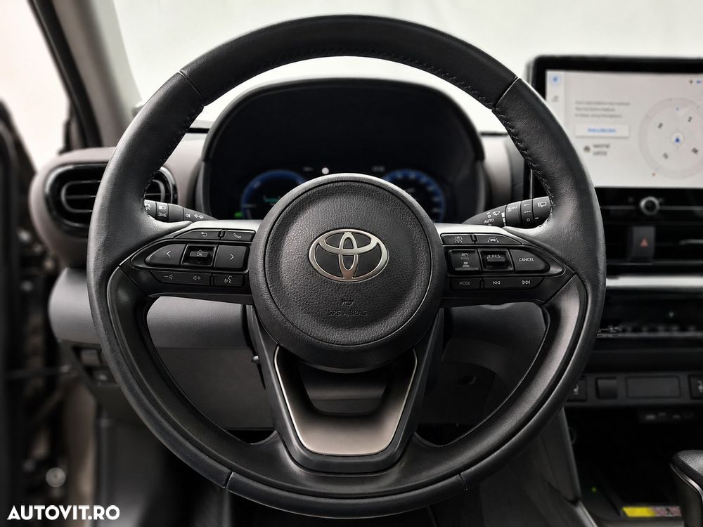 Toyota Yaris Cross 1.5 VVT-i HSD 4x2 Exclusive Elegant - 12