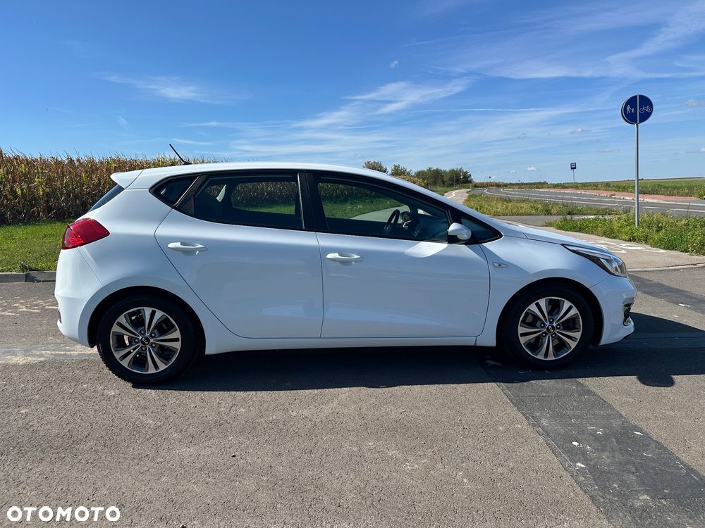 Kia Ceed 1.4 CVVT Dream Team Edition - 20