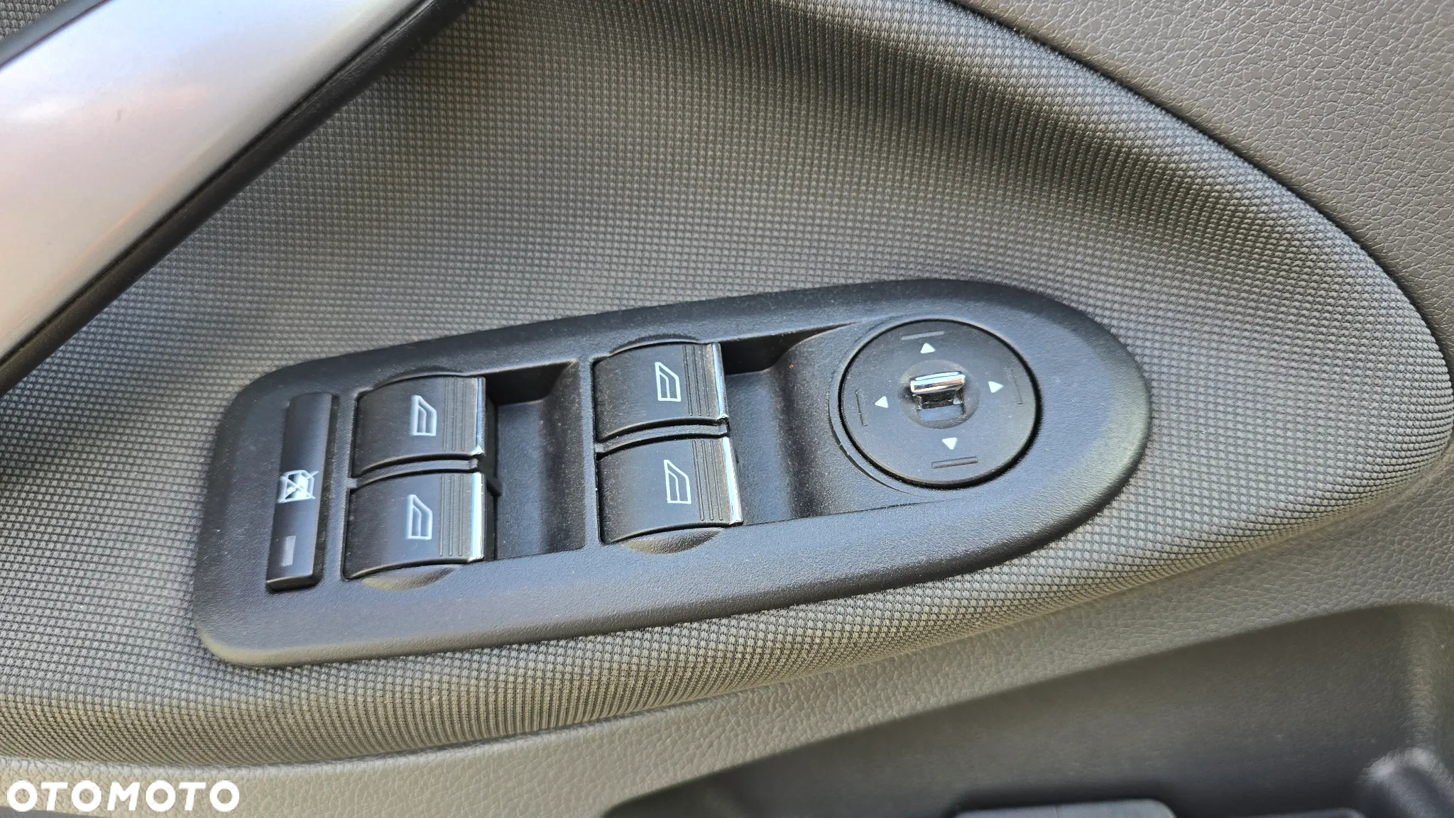 Ford Kuga - 30