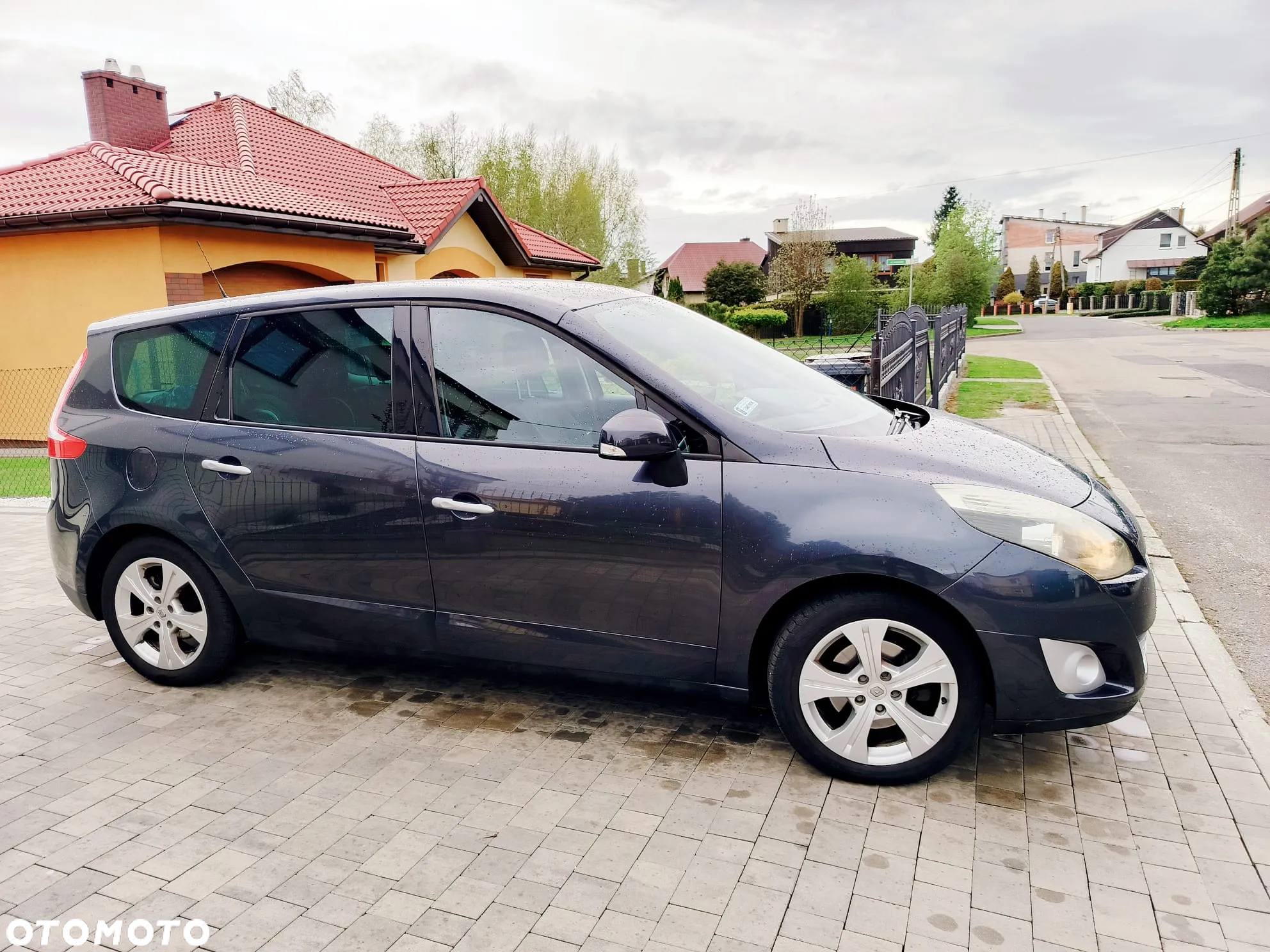 Renault Scenic 1.4 16V TCE Privilege - 9
