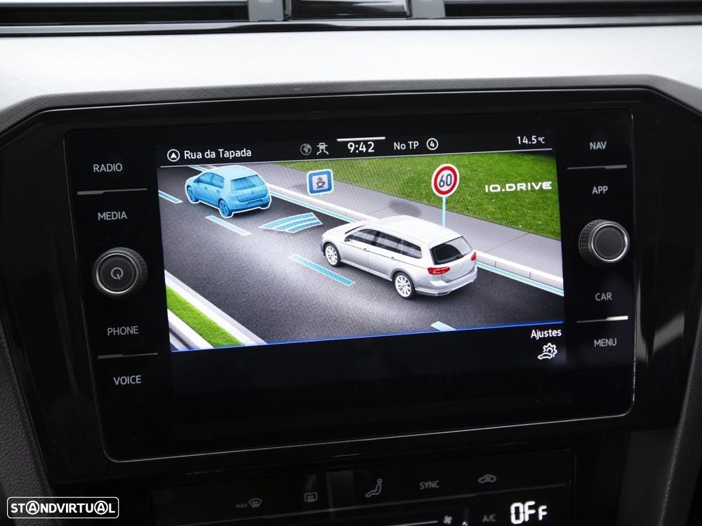 VW Passat Variant 2.0 TDI Business DSG - 30