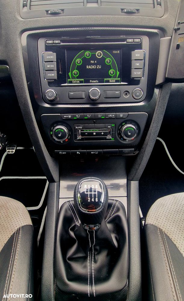 Skoda Octavia 2.0 TDI CR DPF RS - 33