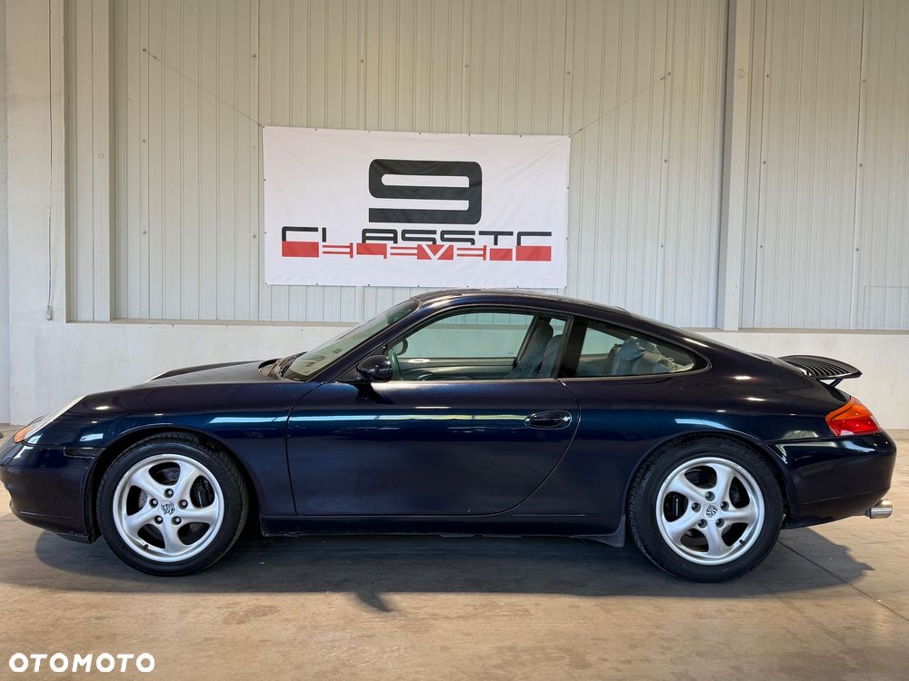 Porsche 911 Carrera - 2