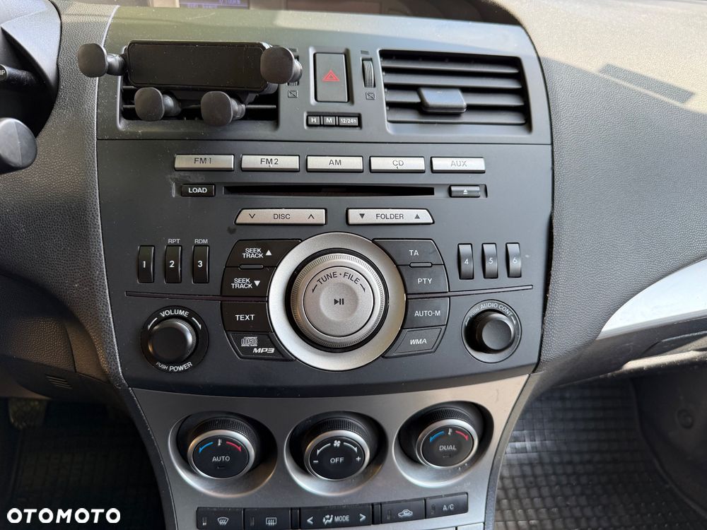 Mazda 3 1.6 Exclusive + - 8