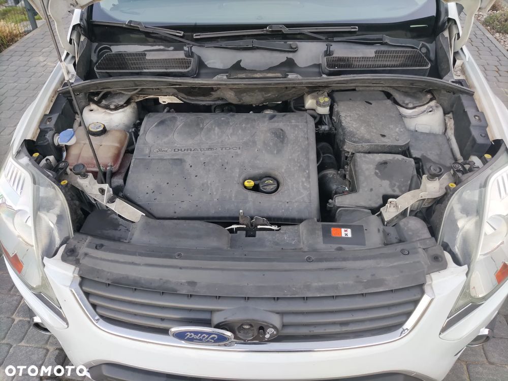 Ford Kuga 2.0 TDCi 2x4 Titanium - 26