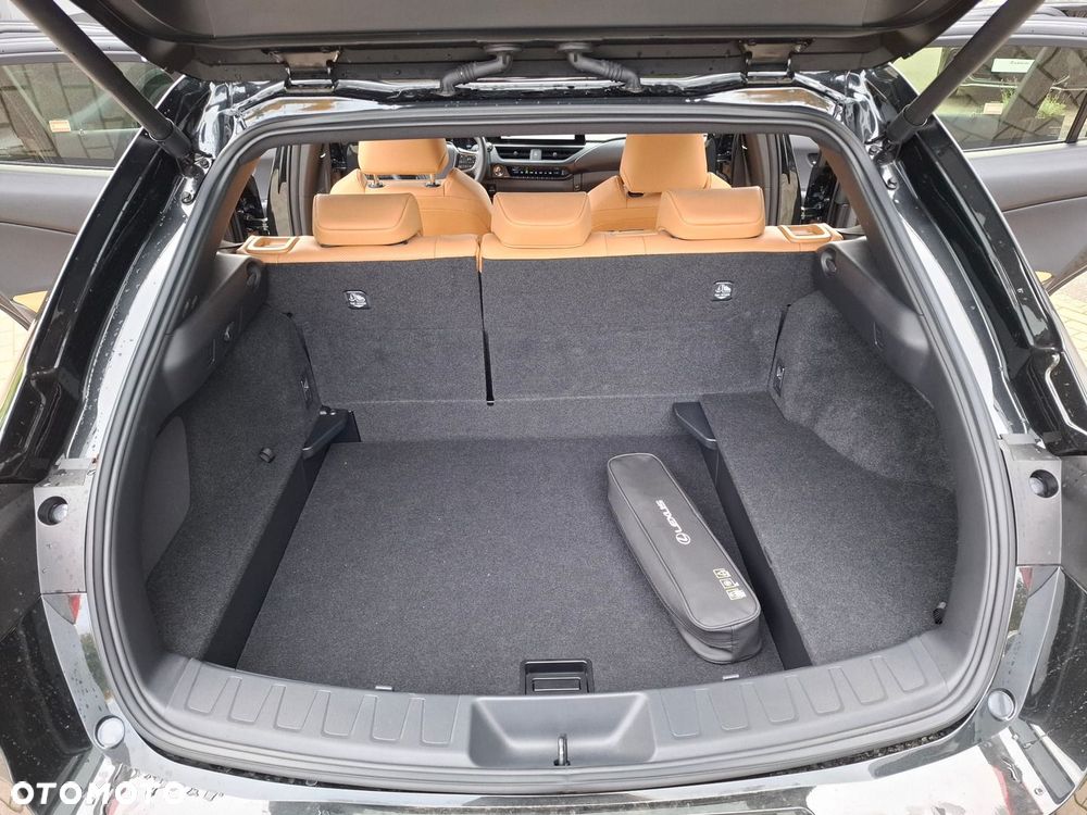 Lexus UX - 26