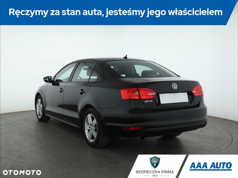 Volkswagen Jetta - 5