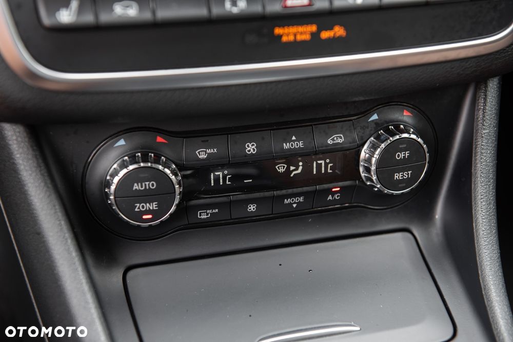 Mercedes-Benz GLA 220 CDI 4Matic 7G-DCT - 24