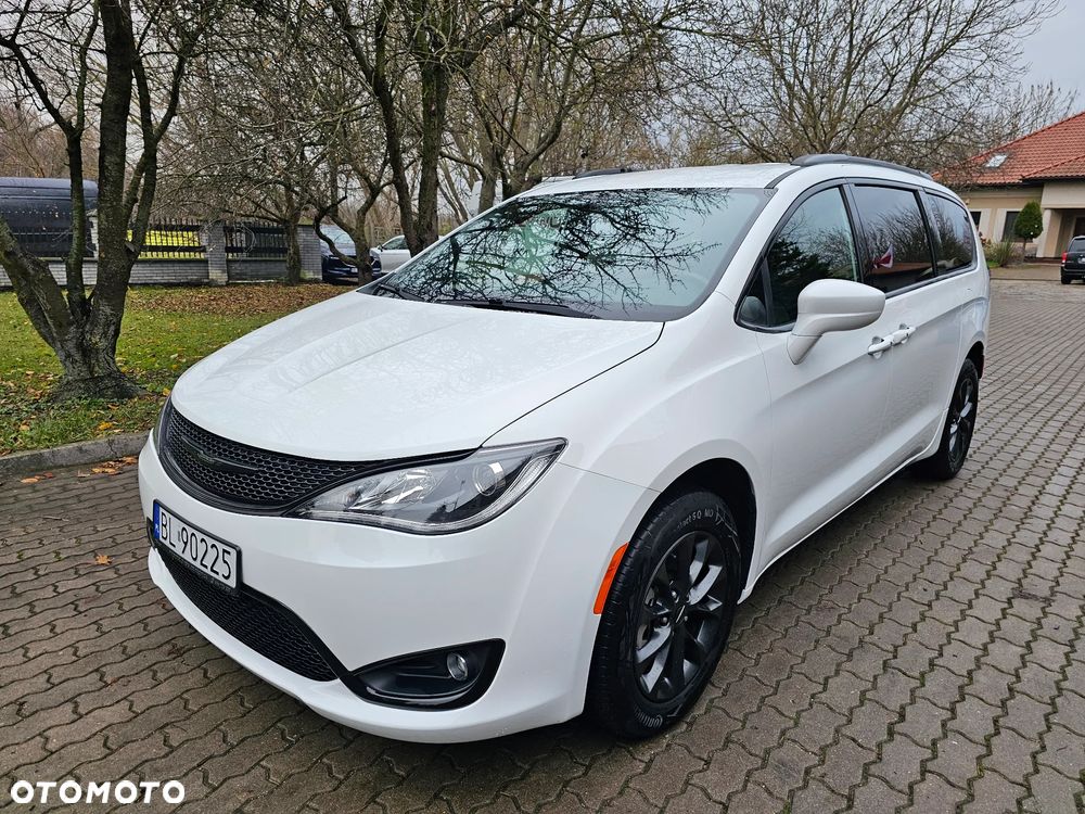 Chrysler Pacifica - 29