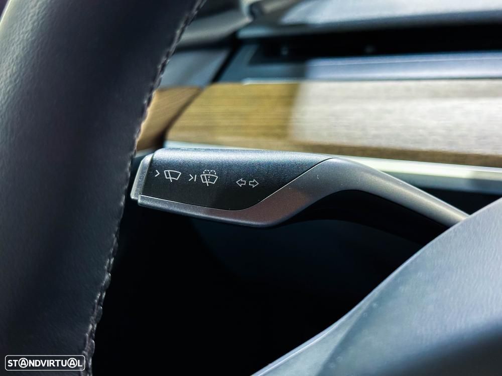 Tesla Model Y Performance Dual Motor AWD - 25