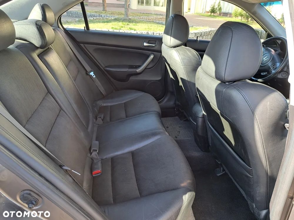 Honda Accord 2.0 Sport - 34