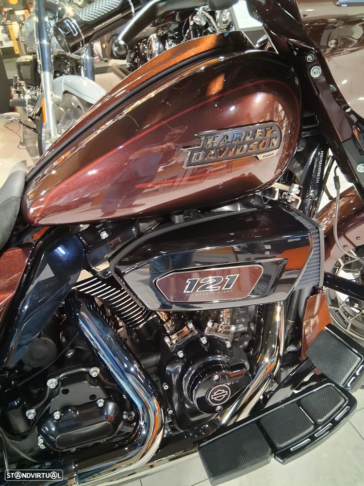Harley-Davidson Street Street Glide CVO - 11