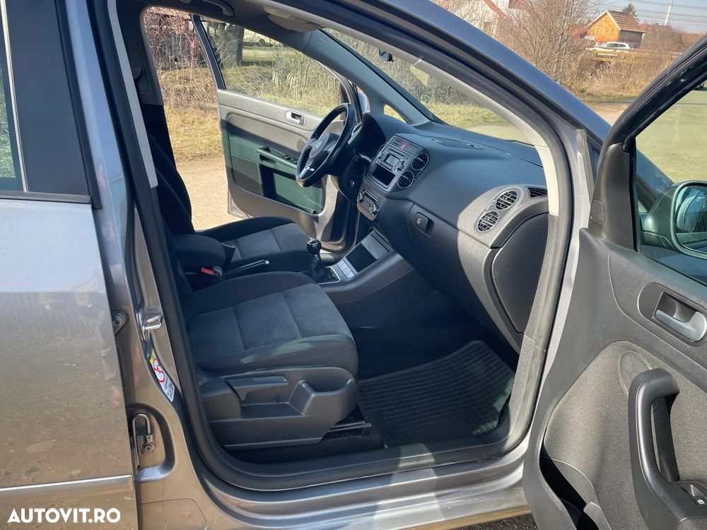 Volkswagen Golf Plus - 11